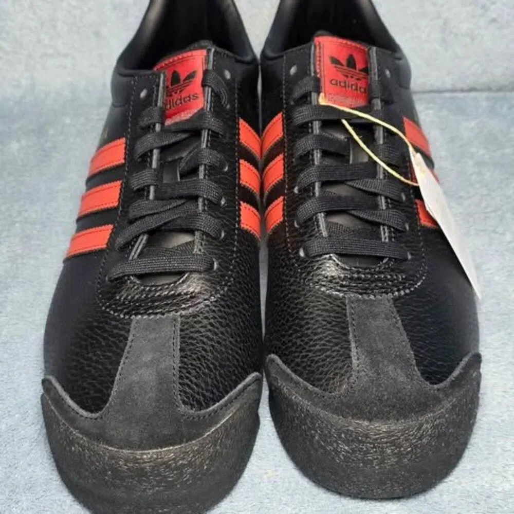 Adidas Samoa Black Red Stripes Mens Size 11 or Womens 12